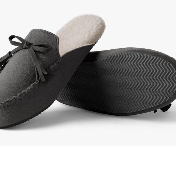 Dream Pairs Dark Gray Faux Fur Lined Moccasin Slippers - 10 - Picture 4 of 7